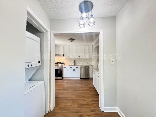 Photo - 440 Roy St SW