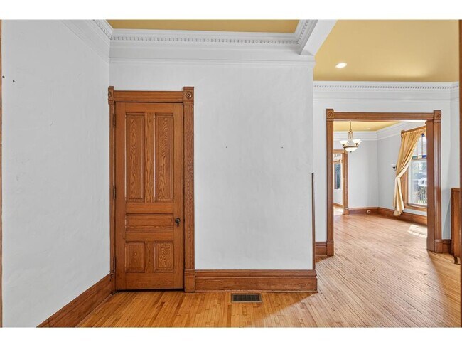 Photo - 2735 Emerson Ave S