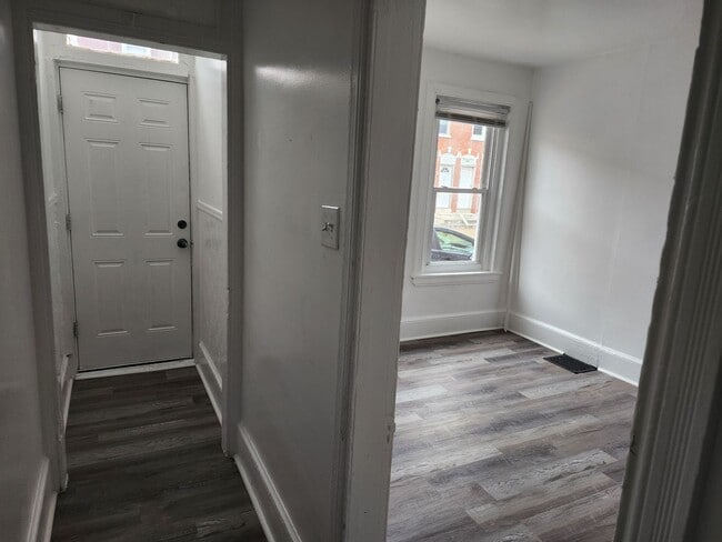 Photo - 916 N Pine St Townhome