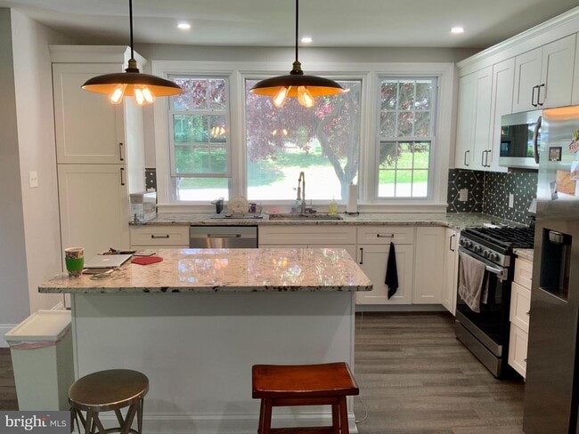 Photo - 437 Eastburn Rd