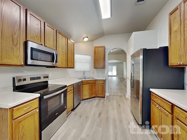 Photo - 9822 Vandenberg Way