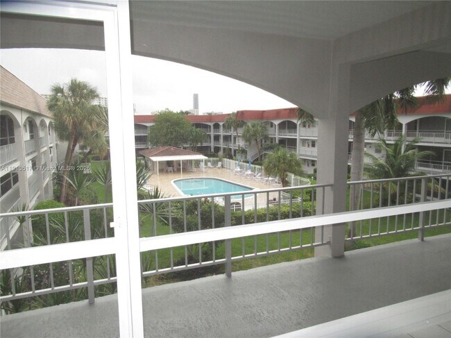 Photo - 581 Blue Heron Dr Unidad 309-B