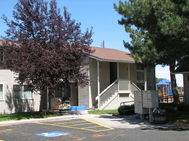 Photo - Evergreen Village Apartments