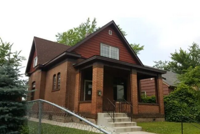 Building Photo - 3119 N James Ave