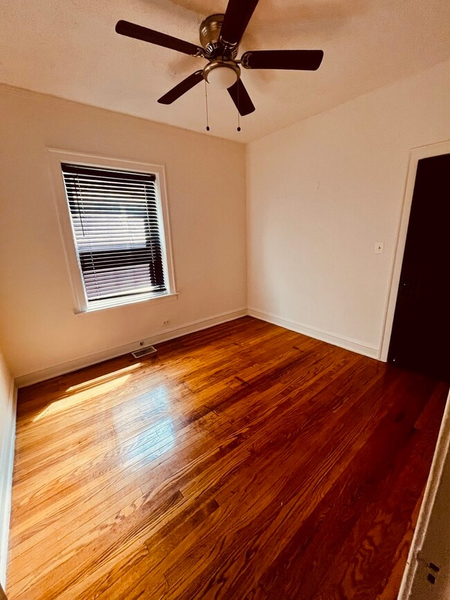 Photo - 8236 S Sangamon St