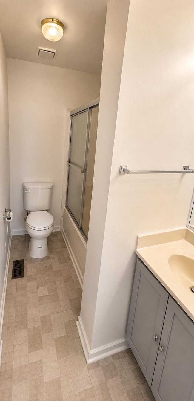 Photo - 203 W Park Dr