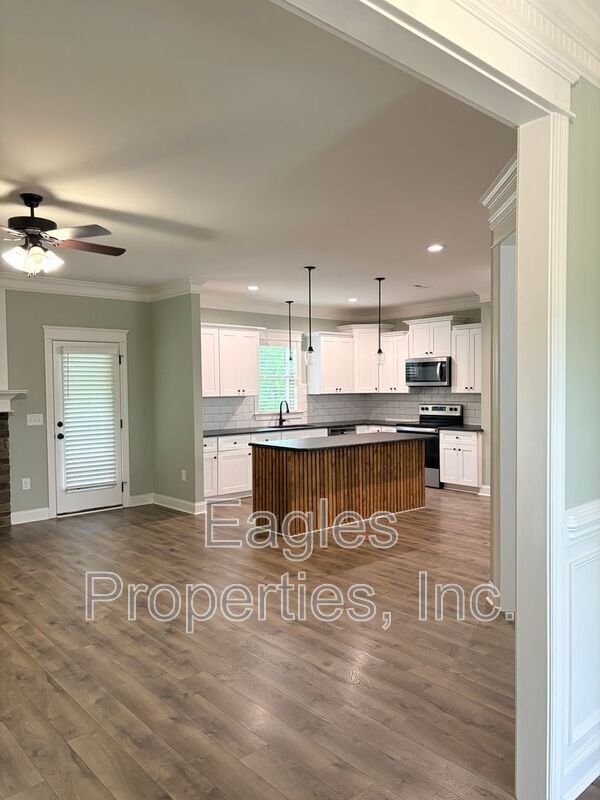 Photo - 205 Coffman Dr