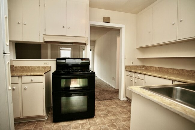 Photo - Available now! 2ba 1 ba single story home.