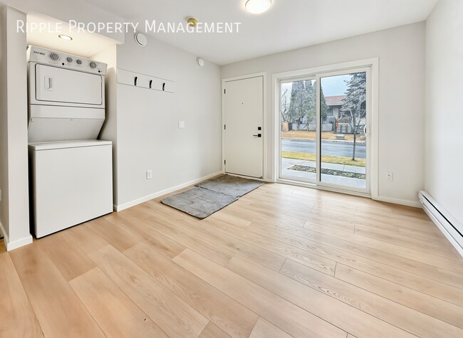 Photo - Modern 1 Beds, 1 Baths Basement/Lower | No Pets Allowed