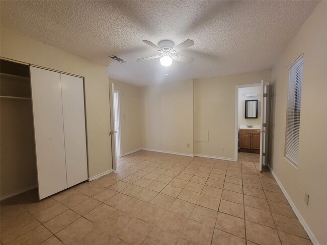 Photo - 5103 Ave Q 1/2 Unit 2