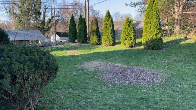 Photo - 3043 Regent St