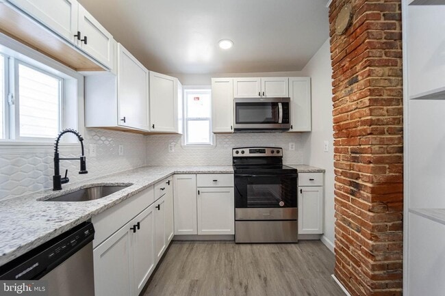 Photo - 3435 Hickory Ave