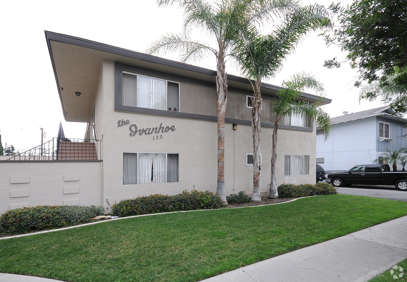 The Ivanhoe Apartments - The Ivanhoe Apartments