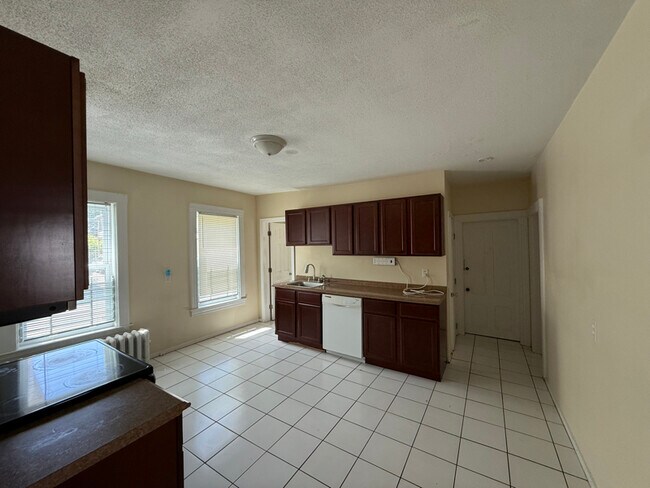 Photo - 94 West St Unit 1