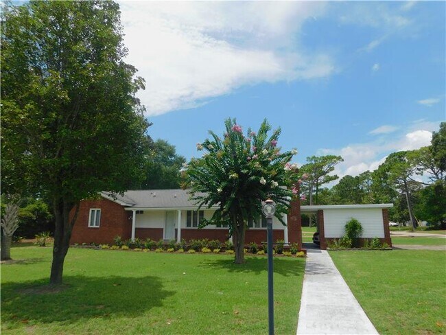 Photo - 611 Calhoun Rd House