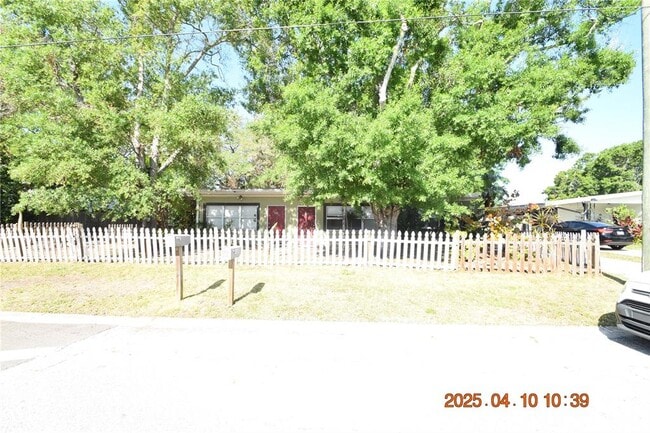 Building Photo - 400 S Comet Ave Rental