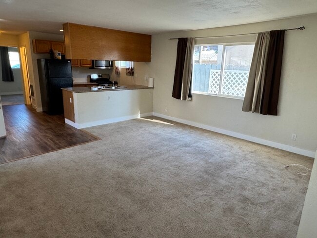 Building Photo - 10920 Apricot St Unit A