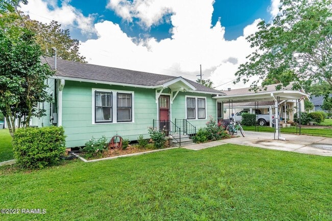 Photo - 313 St Thomas St