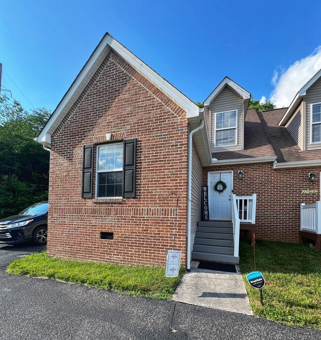 Building Photo - 10837 Woody Dr