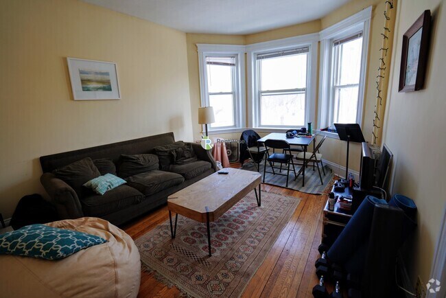 Building Photo - 79 Gordon St Rental