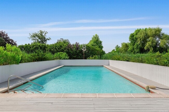 11 Watersedge Ct