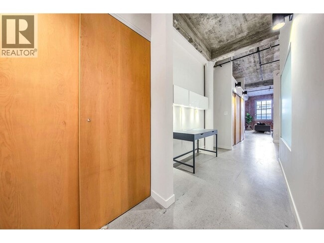 Photo - 546 Beatty St