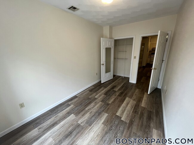 Photo - 81 Essex St Unidad 63