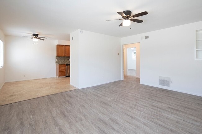 Building Photo - *OPEN HOUSE: 8/22 10AM-12PM* 2BR in Carlsb... Unit 943-A