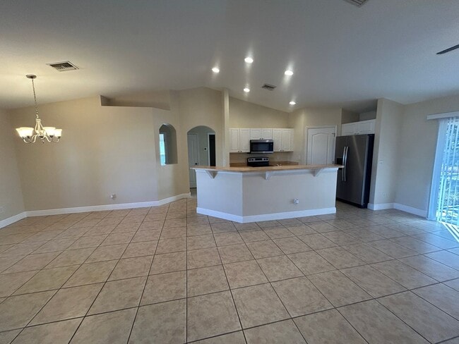 Photo - 1900 Kismet Pkwy W