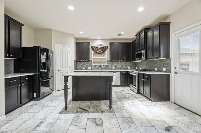 Photo - 6605 Fallen Breeze Ln
