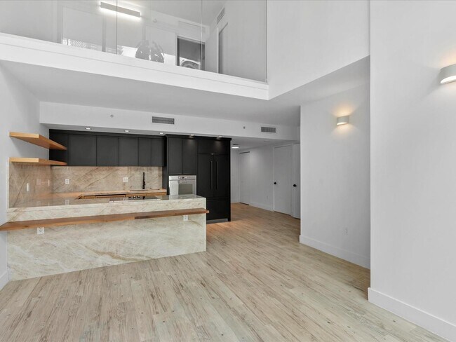Building Photo - 92 SW 3rd St Unit 704 Rental