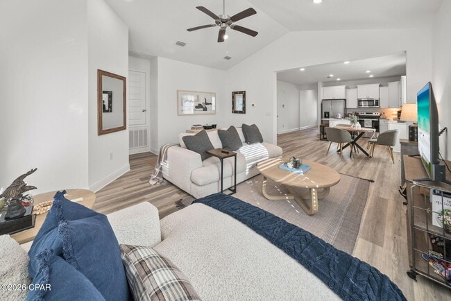 Photo - 118 Butler Cv