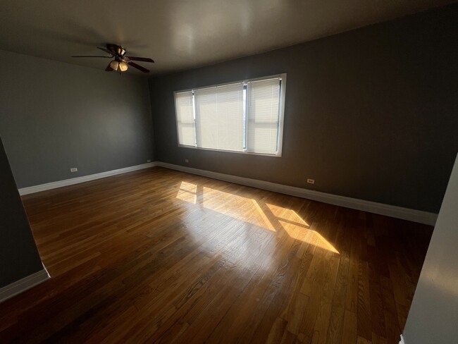 Photo - 734 E 95th St Unidad 3E