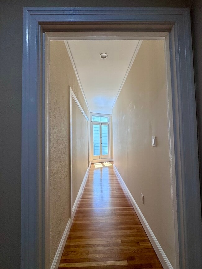 Photo - 1457 Chestnut St Apartment Unit 4