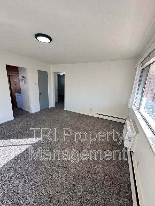 Photo - 2012 6th Ave