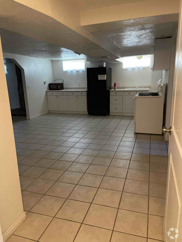 Building Photo - 5185 1150 W Rental