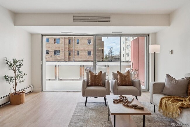 Building Photo - 1121 Albion St Unit 201 Rental