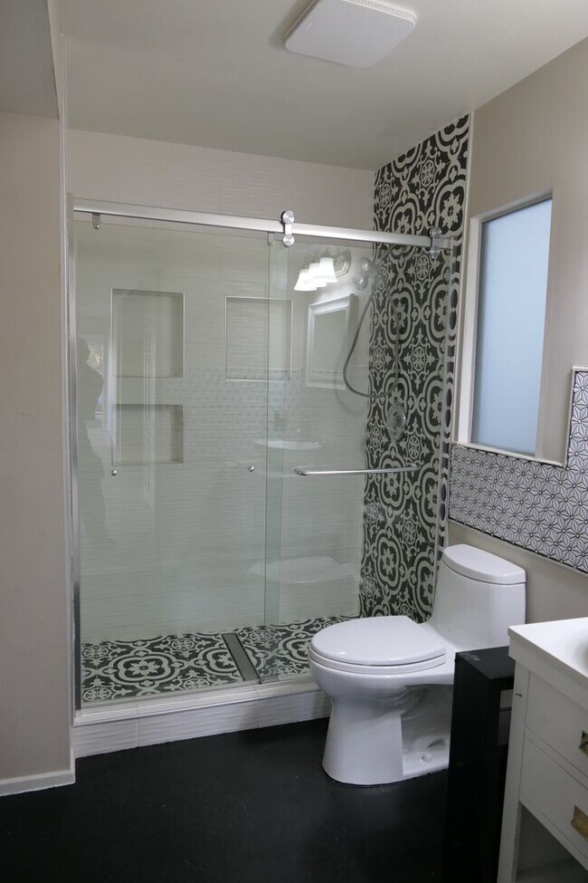 Rimcrest Mid Modern,Long Term, Unfurnished Rental House Rental in