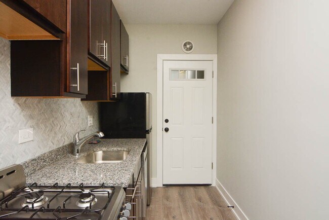 Photo - 735 W Brompton Ave Unit 83
