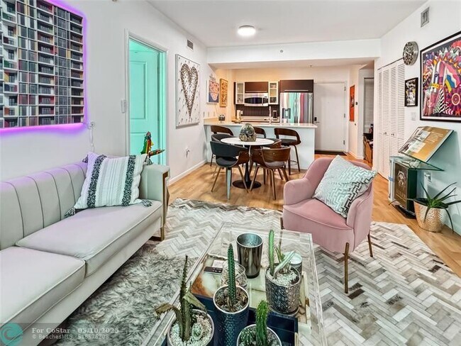 Photo - 333 NE 24th St Unidad 1112