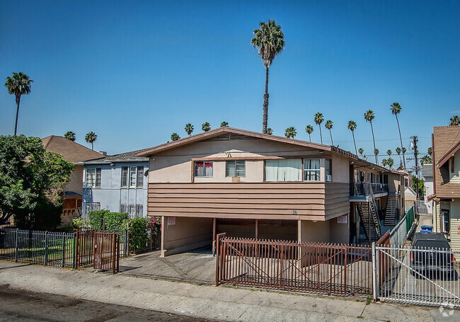 Building Photo - 917 Fedora St Rental