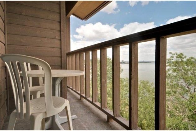 Lake Retreat Condominiums