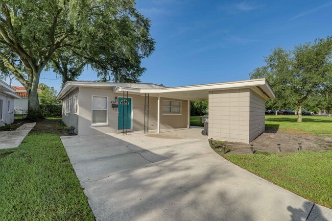 Photo - 434 E Esther St