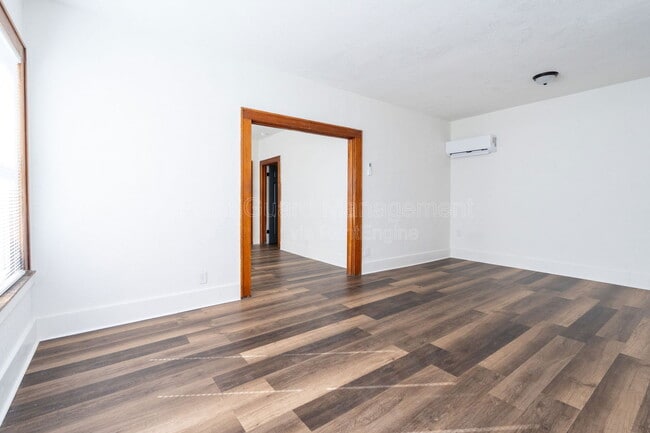 Photo - 423 N Emporia Ave Unit 1