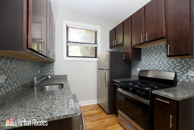 Photo - 908 W George St Unidad M19G