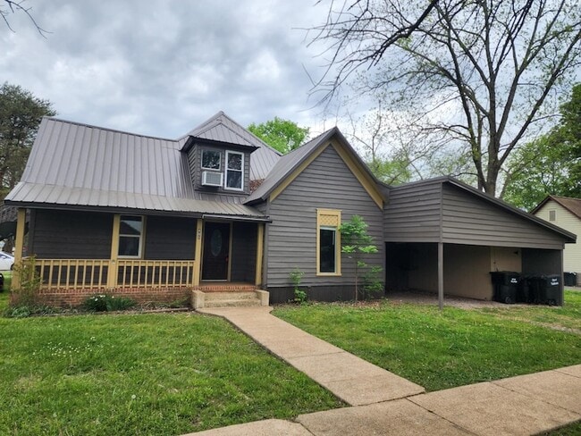 Building Photo - 401 N Polk St