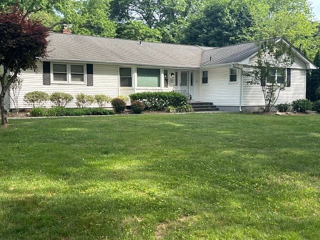 Building Photo - 288 Maplewood Rd