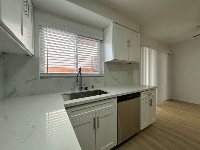 7825 W Manchester Ave Unidad 1a