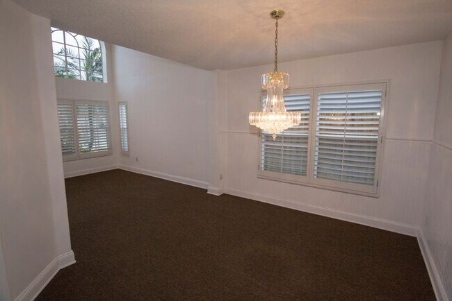 Photo - 3/2.5 with 2-car garage in Maitland