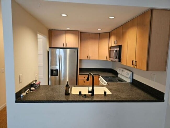 Photo - 1BR/1BA CONDO with GARAGE and PARKING in SAN DIEGO available NOW!